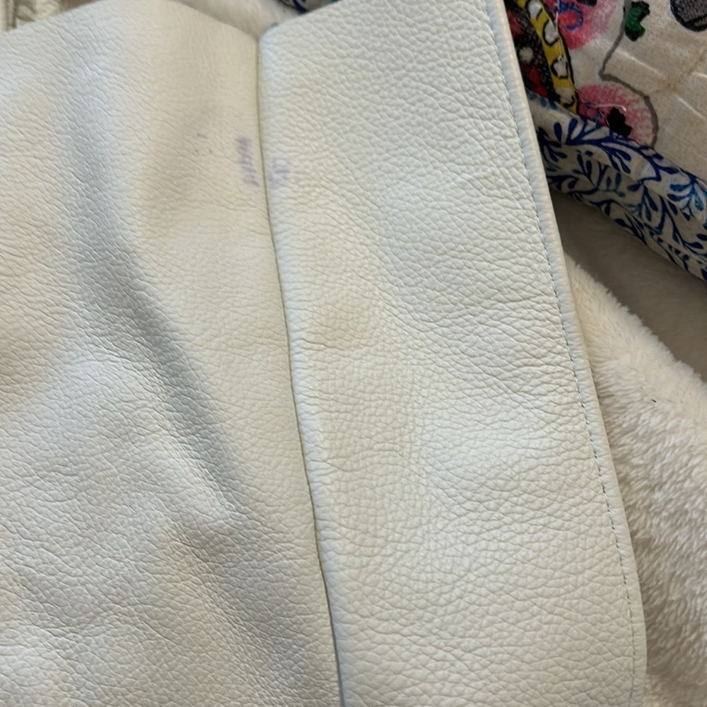 Ampersand As Apostrophe White Leather Tote Bag - Picture 11 of 13